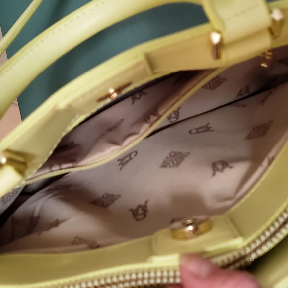 Steve Madden Mesa Satchel, pale yellow/citrine - Picture 13 of 16